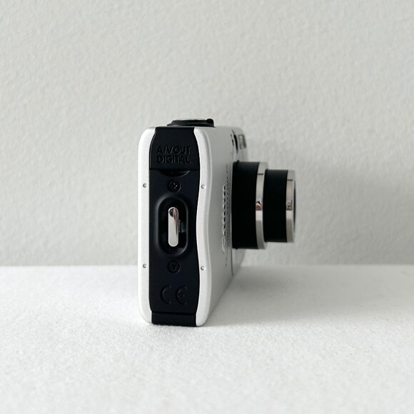 Canon PowerShot Digital ELPH SD1100 IS Camera Battery Charger SD Card Box WORKS! - Picture 9 of 14